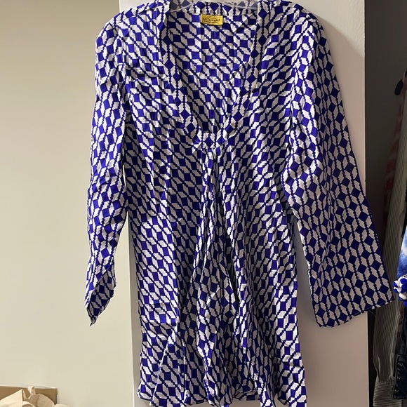 Silk top - Picture 1 of 3